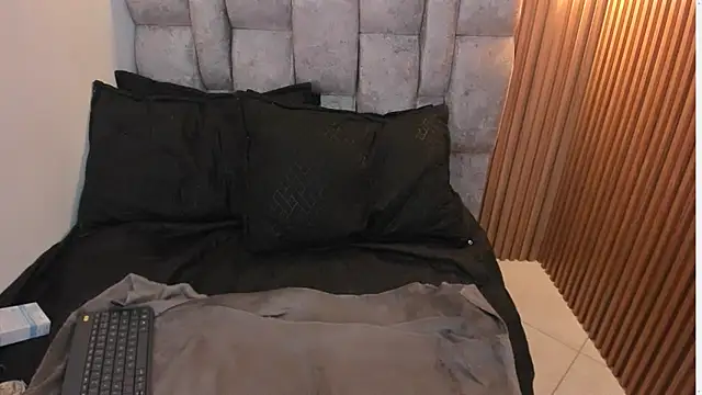 roxanne dl online show from 09-27-25, 12:43