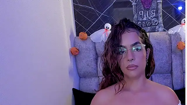 roxanne dl online show from 10-14-25, 04:52