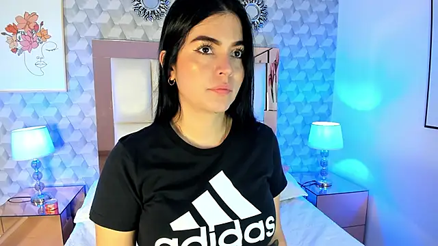 Sasha  sims   online show from 10-07-25, 11:40