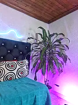 AliciaWhite online show from 10-01-25, 12:00