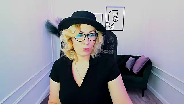 CamilaFatem online show from 09-12-25, 01:00