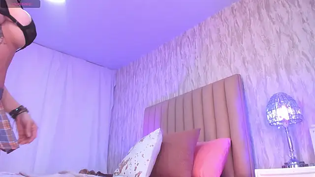 Emely florence  online show from 06-20-26, 07:27