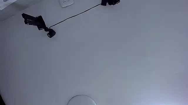 Snapshot of AnnieAndReach chatting on 10-21-25, 07:14 AnnieAndReach online show from 10-21-25, 07:14