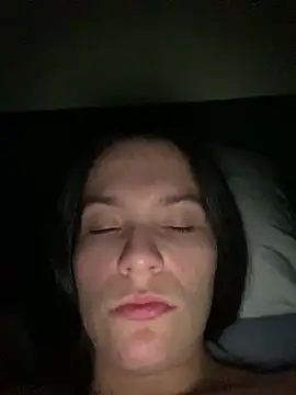 Mineirinhajuju online show from 11-04-25, 05:17