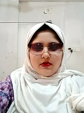 Snapshot of Nusrat-N chatting on 06-26-26, 09:14 Nusrat-N online show from 06-26-26, 09:14