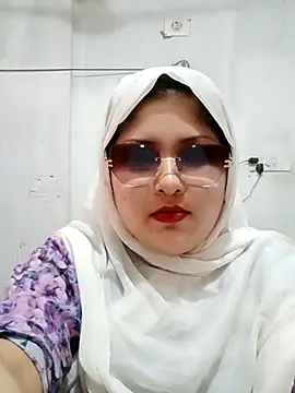 Snapshot of Nusrat-N chatting on 06-29-26, 03:35 Nusrat-N online show from 06-29-26, 03:35