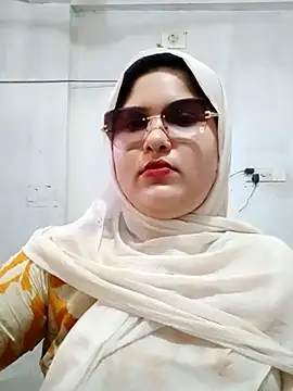 Snapshot of Nusrat-N chatting on 07-04-26, 03:45 Nusrat-N online show from 07-04-26, 03:45