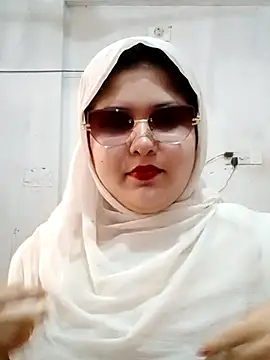 Snapshot of Nusrat-N chatting on 07-06-26, 03:36 Nusrat-N online show from 07-06-26, 03:36