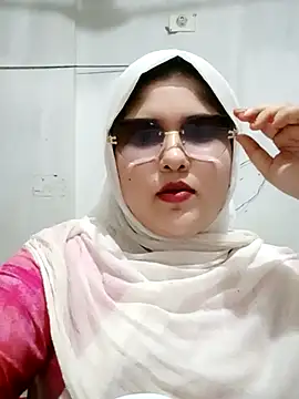 Snapshot of Nusrat-N chatting on 07-08-26, 03:27 Nusrat-N online show from 07-08-26, 03:27