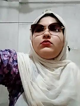 Snapshot of Nusrat-N chatting on 07-10-26, 03:44 Nusrat-N online show from 07-10-26, 03:44