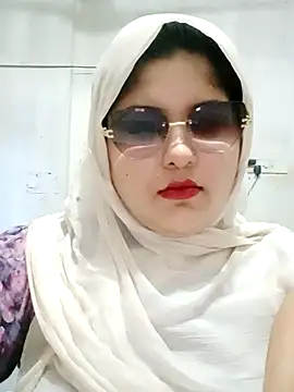 Snapshot of Nusrat-N chatting on 07-13-26, 04:04 Nusrat-N online show from 07-13-26, 04:04