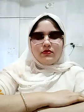 Snapshot of Nusrat-N chatting on 07-14-26, 02:05 Nusrat-N online show from 07-14-26, 02:05