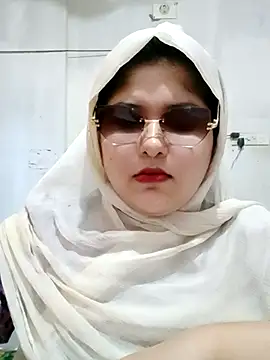 Snapshot of Nusrat-N chatting on 07-15-26, 04:07 Nusrat-N online show from 07-15-26, 04:07