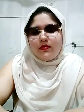 Snapshot of Nusrat-N chatting on 07-15-26, 04:56 Nusrat-N online show from 07-15-26, 04:56