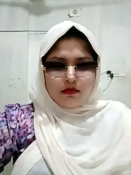Snapshot of Nusrat-N chatting on 07-18-26, 02:10 Nusrat-N online show from 07-18-26, 02:10