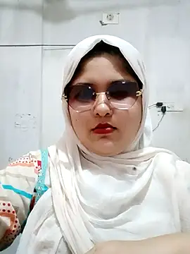 Snapshot of Nusrat-N chatting on 07-19-26, 02:37 Nusrat-N online show from 07-19-26, 02:37