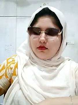 Snapshot of Nusrat-N chatting on 07-20-26, 04:05 Nusrat-N online show from 07-20-26, 04:05