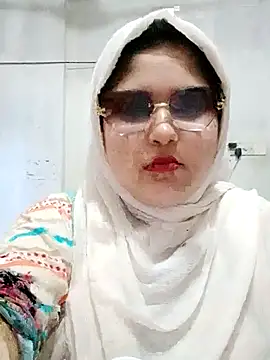 Snapshot of Nusrat-N chatting on 07-21-26, 03:53 Nusrat-N online show from 07-21-26, 03:53