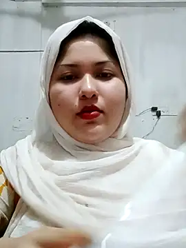 Snapshot of Nusrat-N chatting on 07-21-26, 04:20 Nusrat-N online show from 07-21-26, 04:20