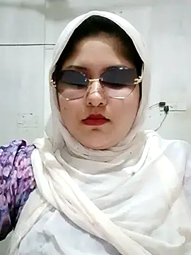 Snapshot of Nusrat-N chatting on 07-23-26, 04:27 Nusrat-N online show from 07-23-26, 04:27