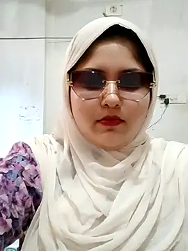 Snapshot of Nusrat-N chatting on 07-24-26, 04:32 Nusrat-N online show from 07-24-26, 04:32