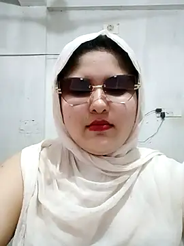Snapshot of Nusrat-N chatting on 07-27-26, 12:28 Nusrat-N online show from 07-27-26, 12:28