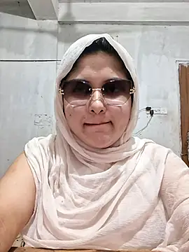 Snapshot of Nusrat-N chatting on 07-27-26, 03:41 Nusrat-N online show from 07-27-26, 03:41
