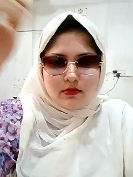 Snapshot of Nusrat-N chatting on 07-28-26, 11:17 Nusrat-N online show from 07-28-26, 11:17