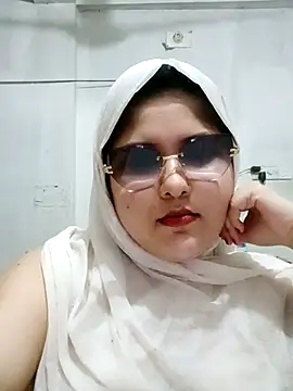 Snapshot of Nusrat-N chatting on 07-30-26, 02:16 Nusrat-N online show from 07-30-26, 02:16