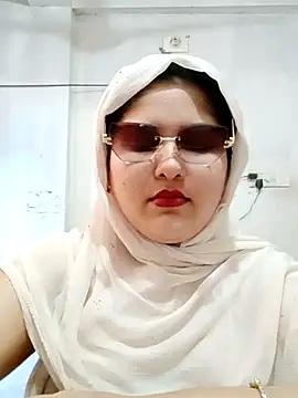 Snapshot of Nusrat-N chatting on 07-31-26, 02:22 Nusrat-N online show from 07-31-26, 02:22