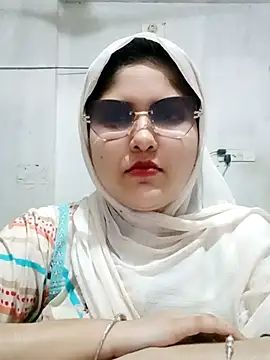 Snapshot of Nusrat-N chatting on 08-04-26, 02:48 Nusrat-N online show from 08-04-26, 02:48
