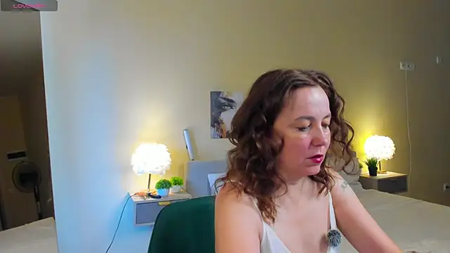 Kira Adler online show from 07-10-26, 01:10