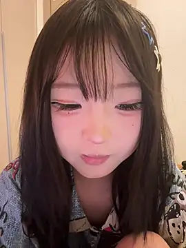 Snapshot of lelebaybay888 chatting on 05-19-26, 05:19 lelebaybay888 online show from 05-19-26, 05:19