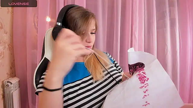 Anabel-Candy online show from 10-19-25, 06:30