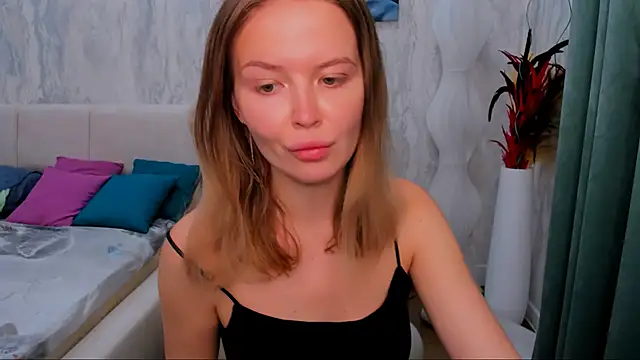 LaurennHill online show from 09-15-25, 12:21