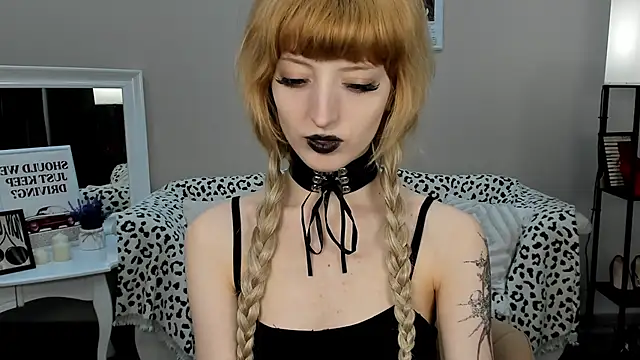 MistyMarlo online show from 05-09-26, 06:18
