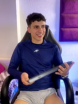 AdrianRinaldi online show from 09-28-25, 08:20