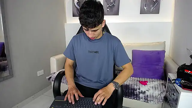 AdrianRinaldi online show from 10-15-25, 10:10