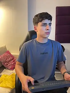 AdrianRinaldi online show from 12-02-25, 08:04