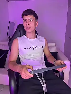 AdrianRinaldi online show from 02-09-26, 08:13