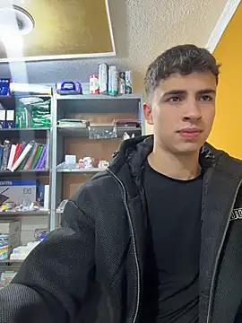 AdrianRinaldi online show from 05-04-26, 01:51
