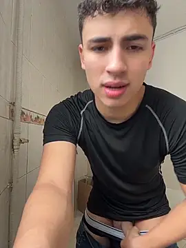 AdrianRinaldi online show from 05-06-26, 02:11
