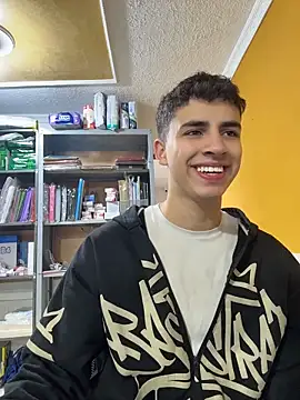 AdrianRinaldi online show from 05-08-26, 02:00