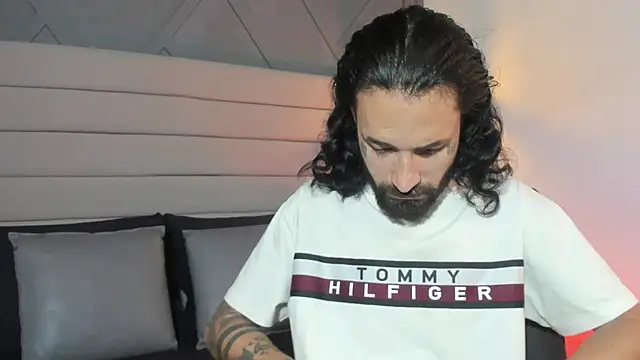 Snapshot of Hisoka_011 chatting on 09-11-25, 07:25 Hisoka 011 online show from 09-11-25, 07:25