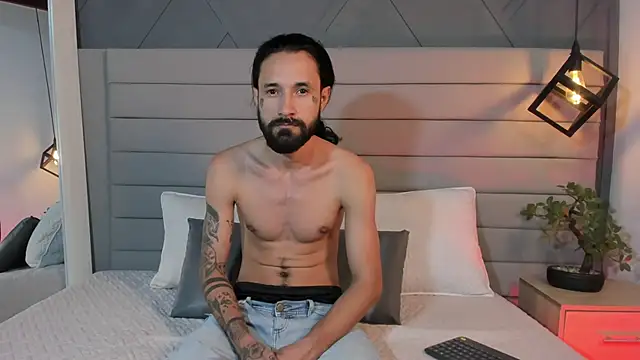 Snapshot of Hisoka_011 chatting on 09-18-25, 08:11 Hisoka 011 online show from 09-18-25, 08:11