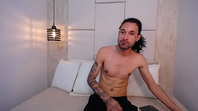 Snapshot of Hisoka_011 chatting on 09-27-25, 07:30 Hisoka 011 online show from 09-27-25, 07:30