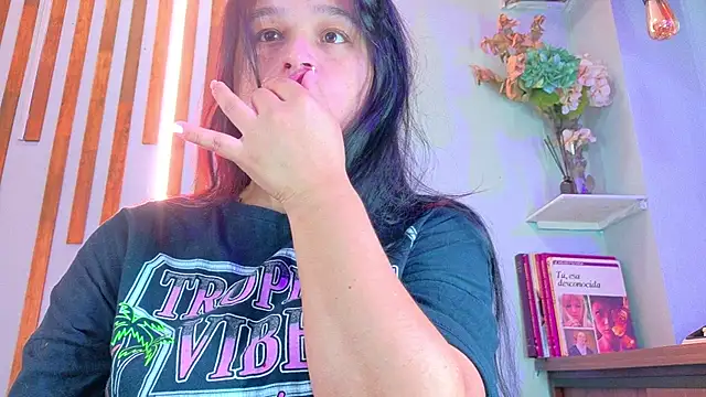 Jennifer Vega1 online show from 10-13-25, 09:37