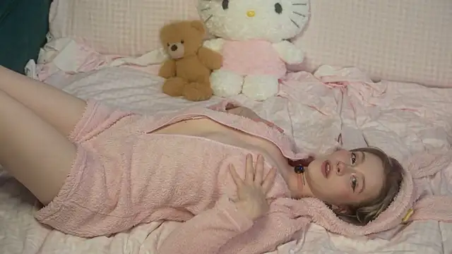 Snapshot of lil_tweety chatting on 10-15-25, 01:06 lil tweety online show from 10-15-25, 01:06