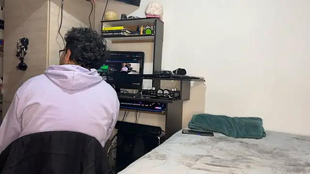 Snapshot of Conor_Taylor chatting on 09-20-25, 03:46 Conor Taylor online show from 09-20-25, 03:46