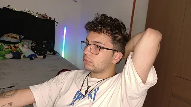 Snapshot of Conor_Taylor chatting on 10-23-25, 04:06 Conor Taylor online show from 10-23-25, 04:06